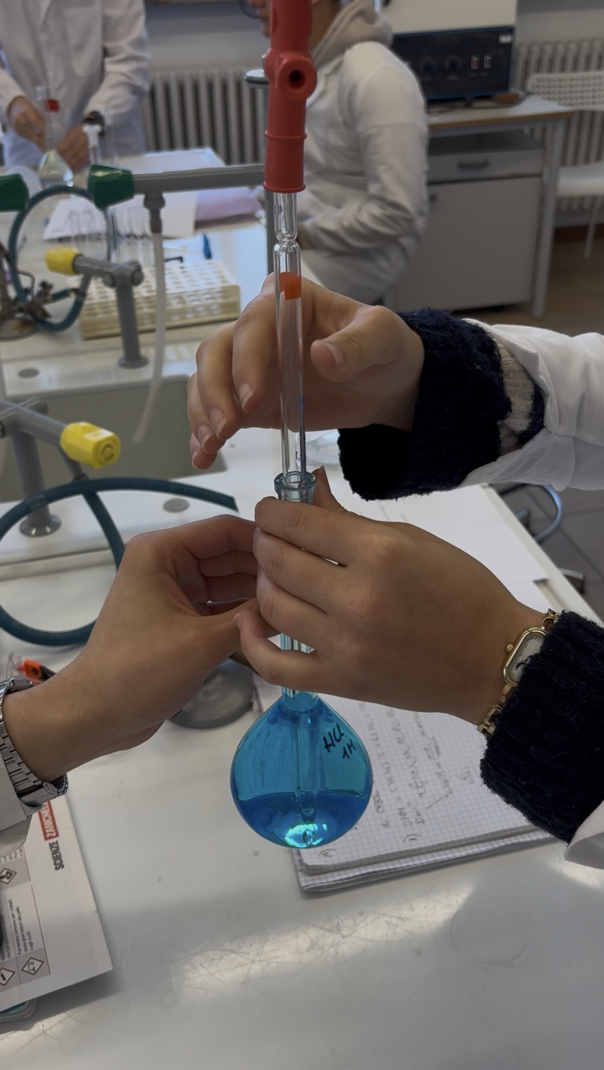 Prelievo dalla soluzione madre