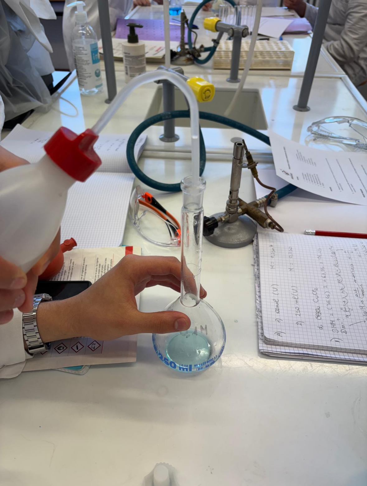 Aggiunta acqua distillata